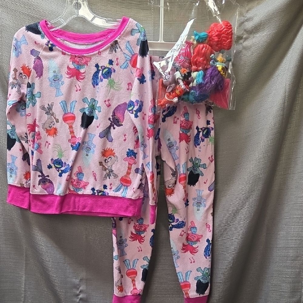 Dreamworks Pink Pajama Set with Colorful Characters Childs Size Small